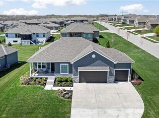 18904 Redbud Ln, Spring Hill, KS 66083