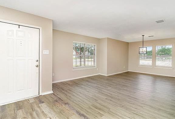 2nd image of 11906 Melrose Ln