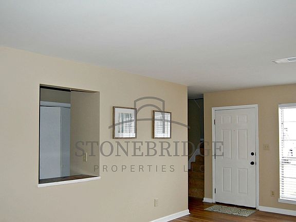 3rd image of 202 Hillsboro Ln