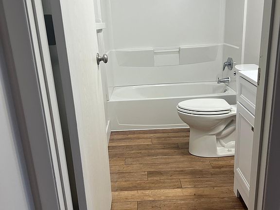 4th image of 948 4th Ave #202