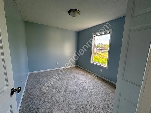 1131 E Lewis St — Photo 9