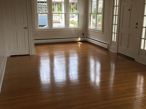 Living Room/ entry