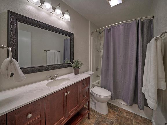5th image of 1004 Hyridge St
