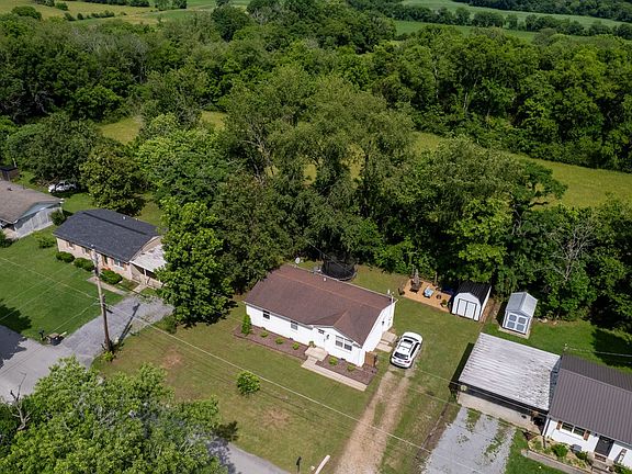 4th image of 916 Turner Dr