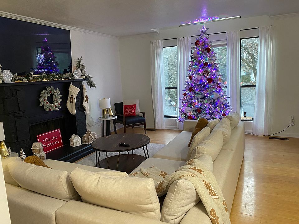 2nd image of 7653 Chatham Cir