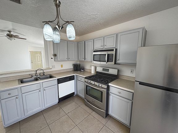 2nd image of 331 Calle Amarillo SW