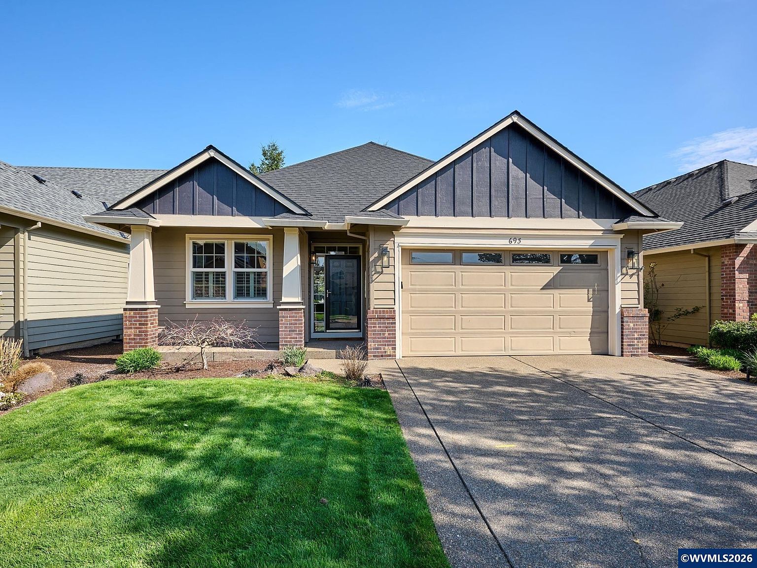 693 Fairwood Cres
