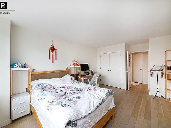 5th image of 301 W 53rd St APT 13A