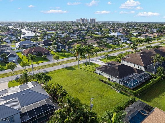 4th image of 5314 Agualinda Blvd