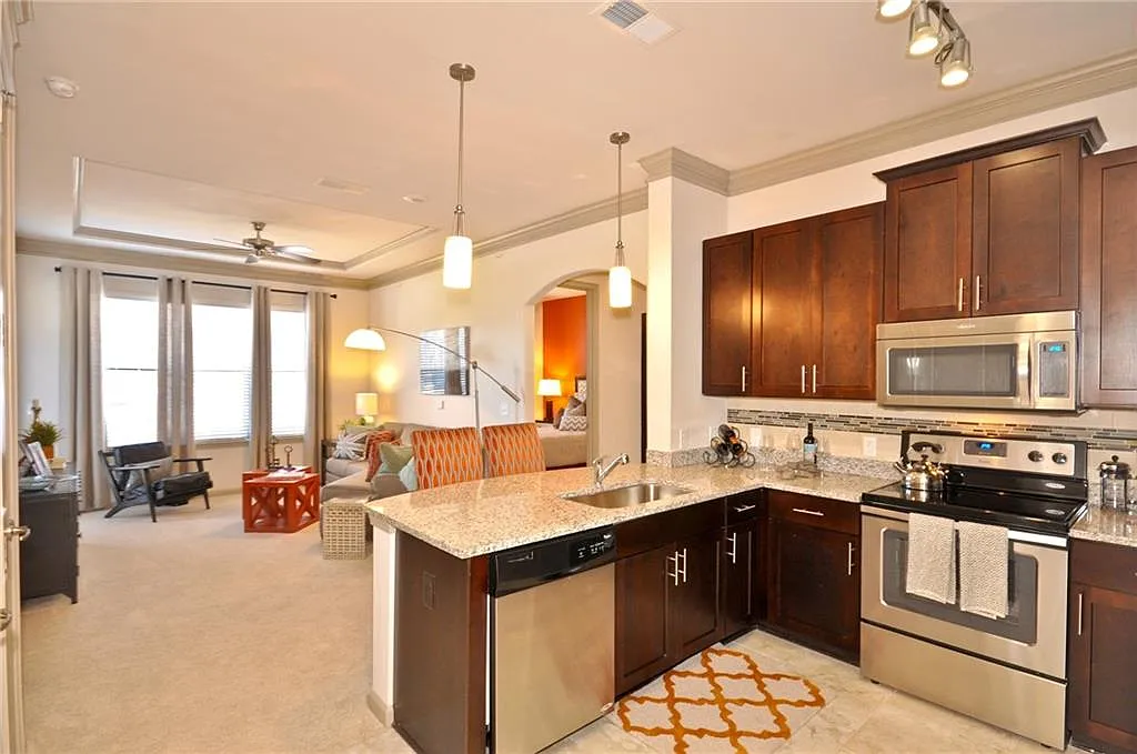 2 bed, 2.0 bath, 1143 sqft, $2,052 — Photo 1