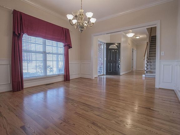 4th image of 120 Iona Ct