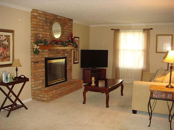 5th image of 737 Woodfield Dr