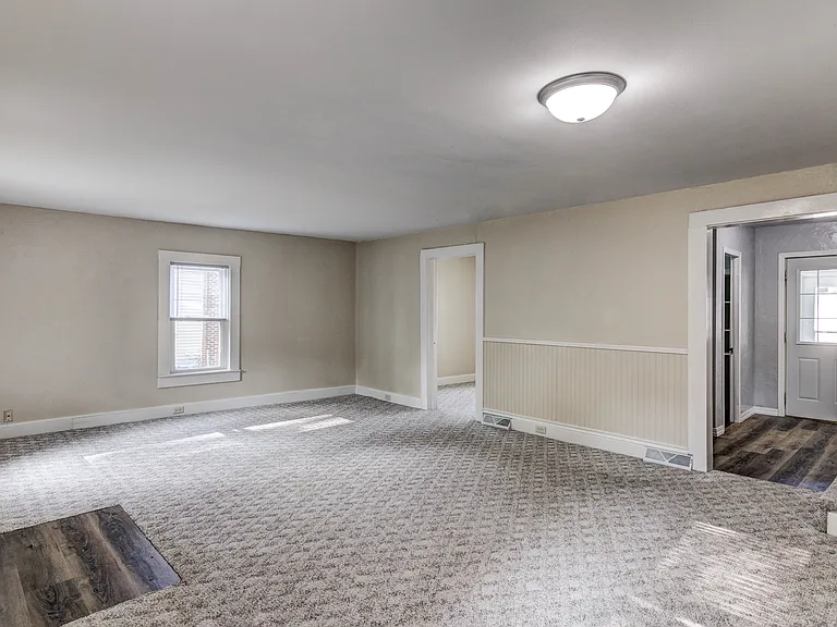 616 Davis Ave — Photo 8