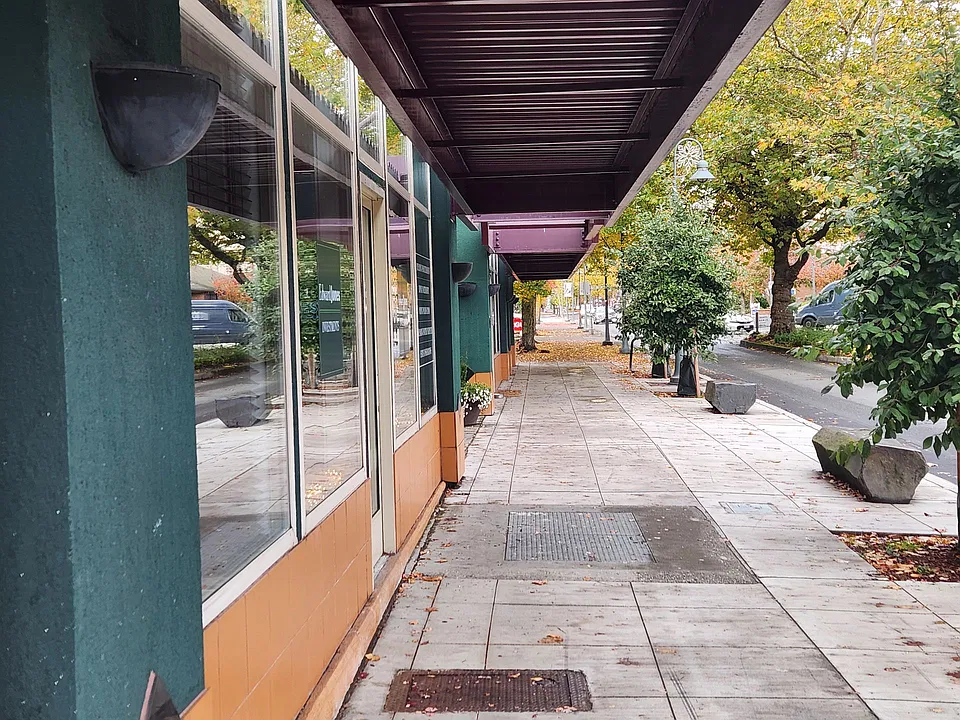 Newell Court Apartments, downtown Mercer Island