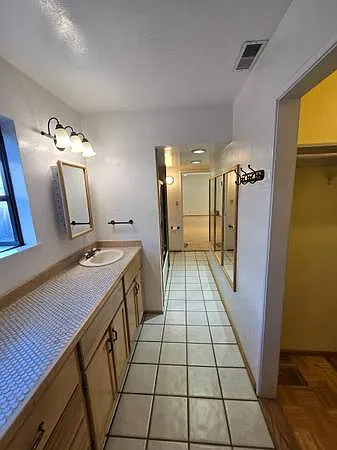 82 Claire Way — Photo 13