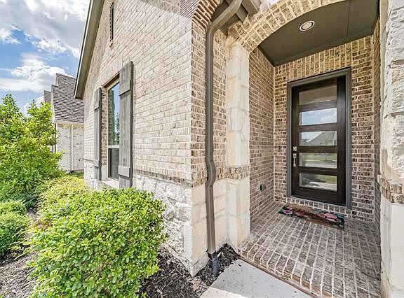 2nd image of 4130 Dewberry Ln