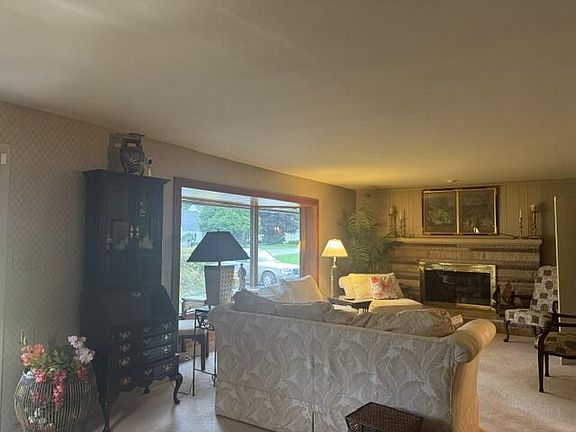 2nd image of 1049 Lavina Ave