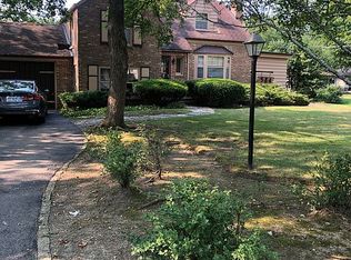 584 Hyacinth Pl, Highland Park, IL 60035