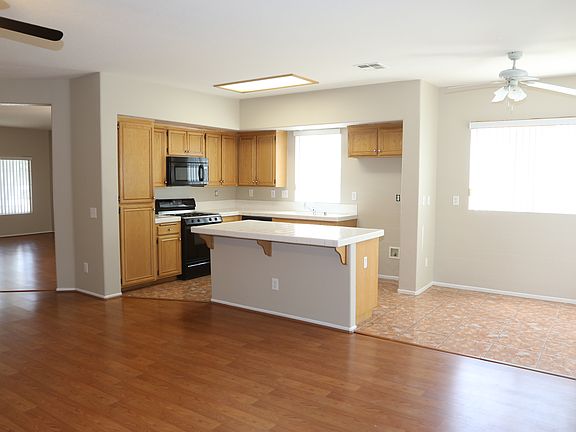 4th image of 45611 17th St W
