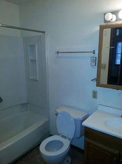 1102 W McPherson St #10 — Photo 6