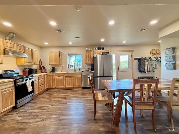 5th image of 176 Golden Hills Dr