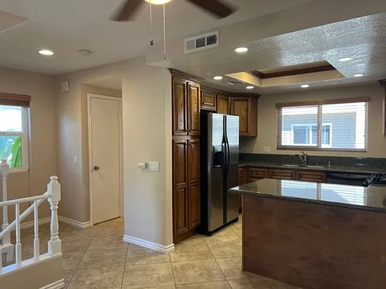 1940 Maple Ave #105 — Photo 11