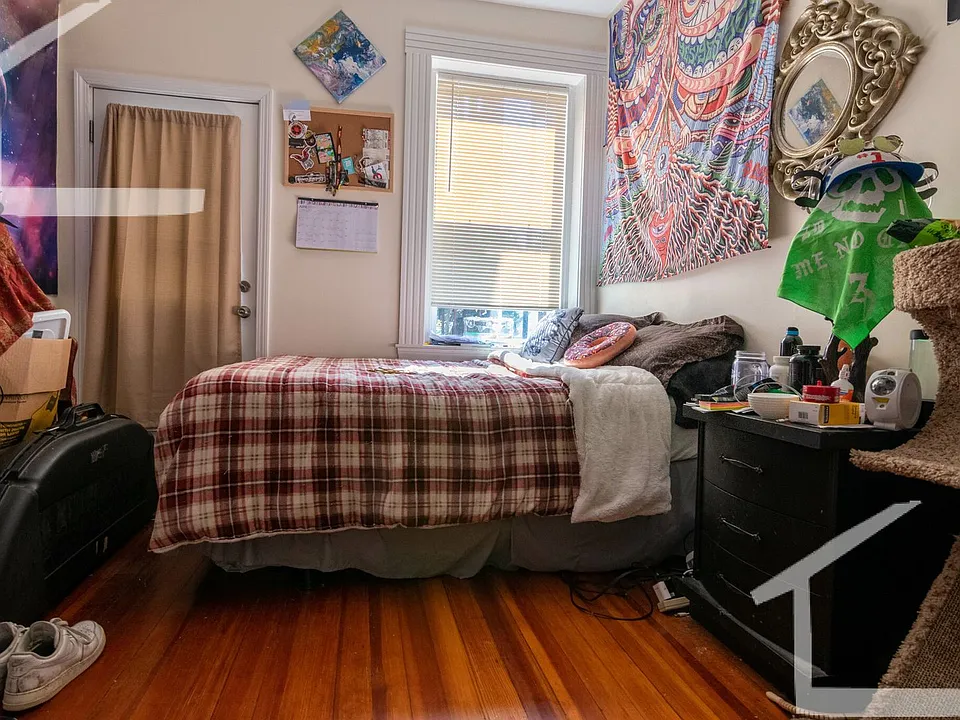 45 Brackett St #2B