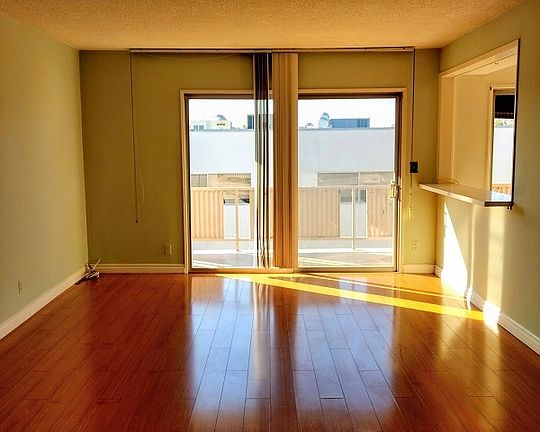 2nd image of 6251 Coldwater Canyon Ave Unit 304
