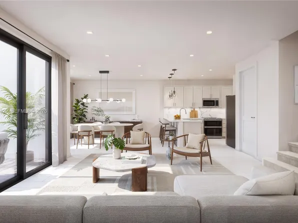 6085 Barbara Cir, Naples, FL 34112