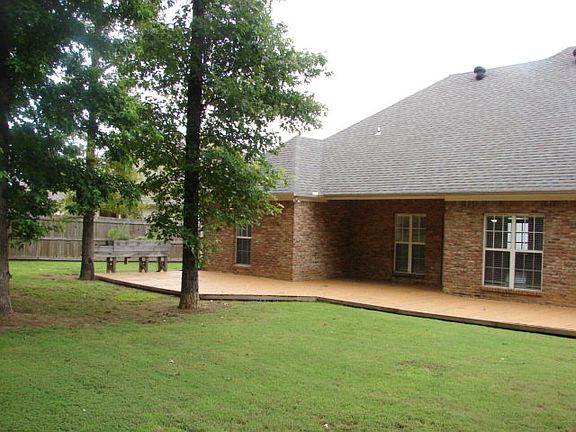 4th image of 910 Bonnie Blue Dr