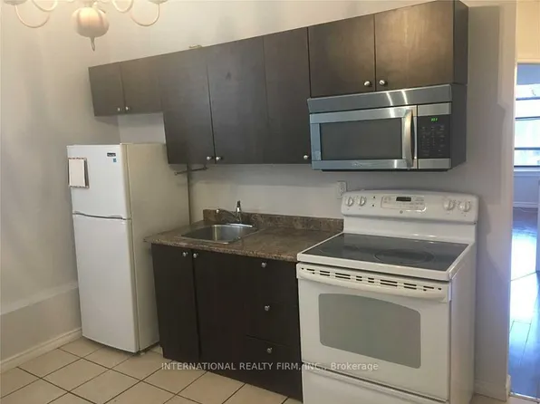 201 Dundas St E Unit 2, Toronto, ON M5A 1Z4