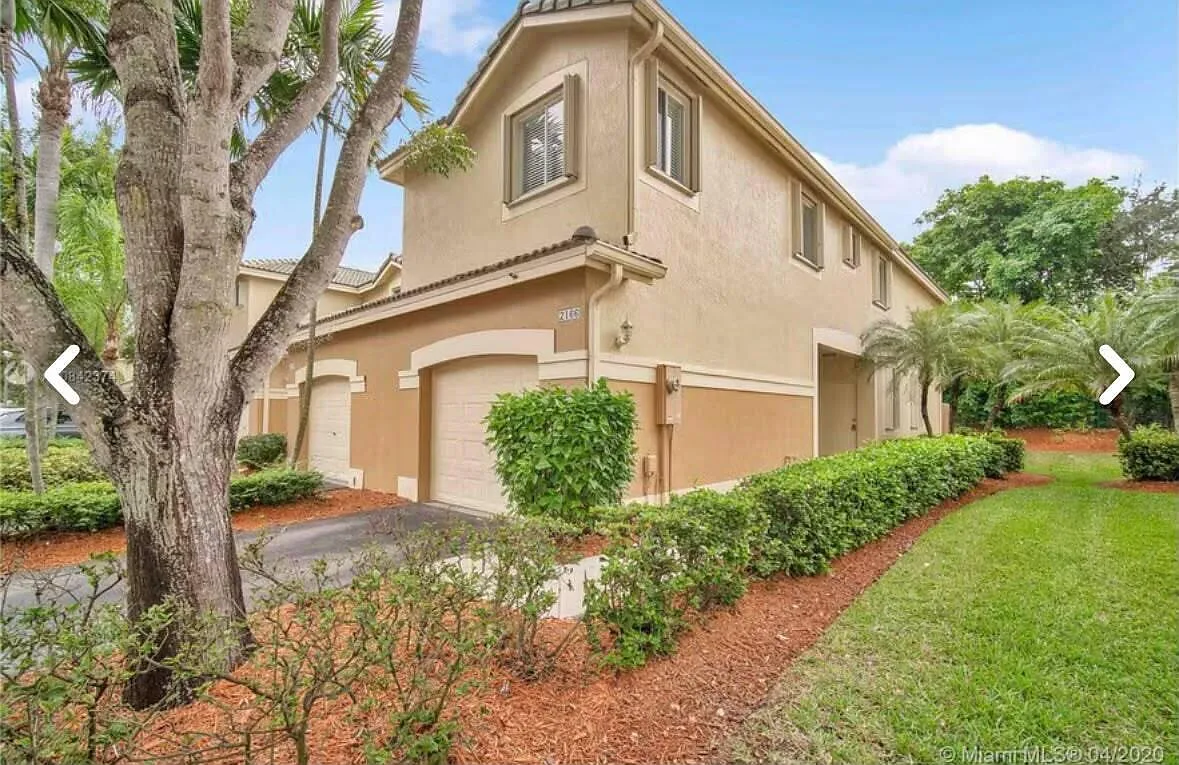 4 bed, 2.5 bath, 1851 sqft, $4,200 — Photo 2