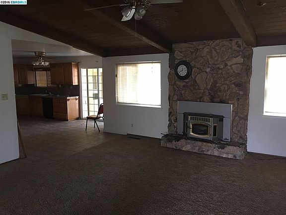 3rd image of 3912 Pebble Dr