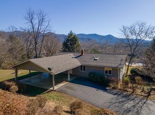 129 Lois Ln, Franklin, NC 28734