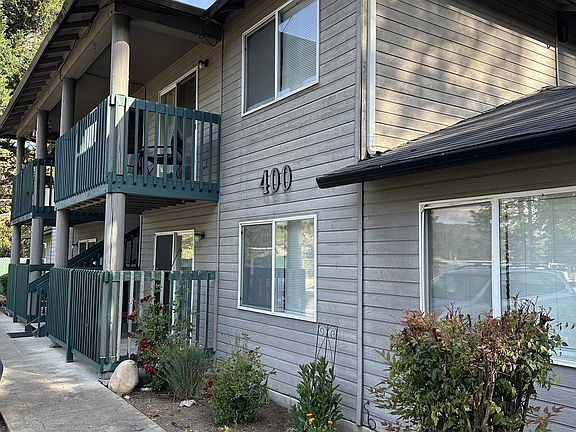 2nd image of 400 Indian Trail Ct Unit B