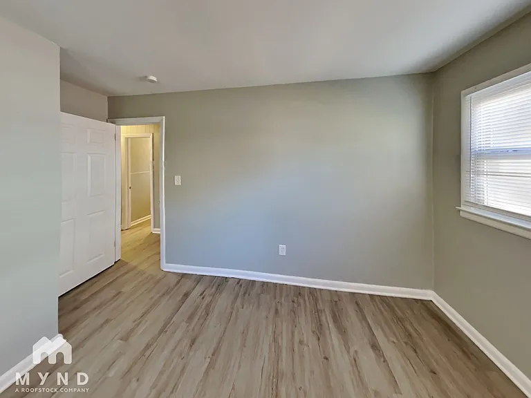 303 Alda Dr — Photo 17