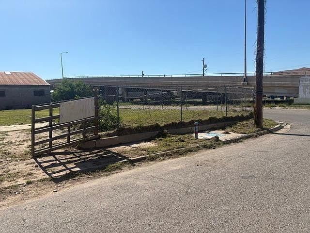 1st image of 1012 Vidaurri Ave