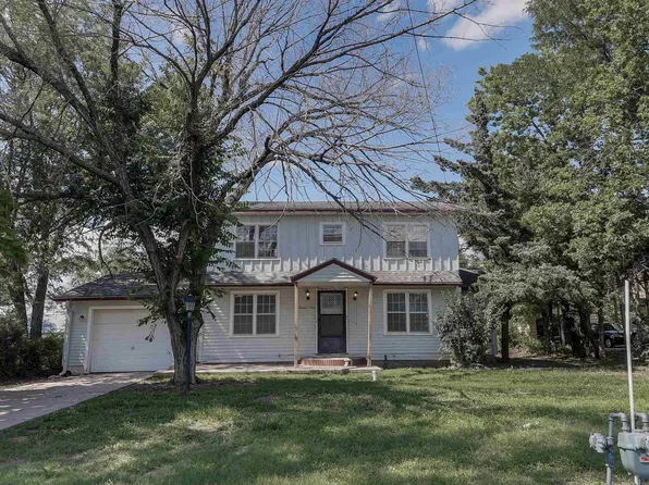 704 W Grand Ave, Hillsboro, KS 67063