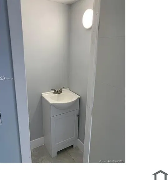 958 NW 24th Ave — Photo 4