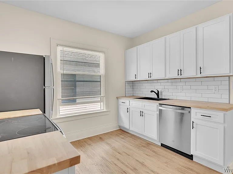 2206 Main St #2 — Photo 2