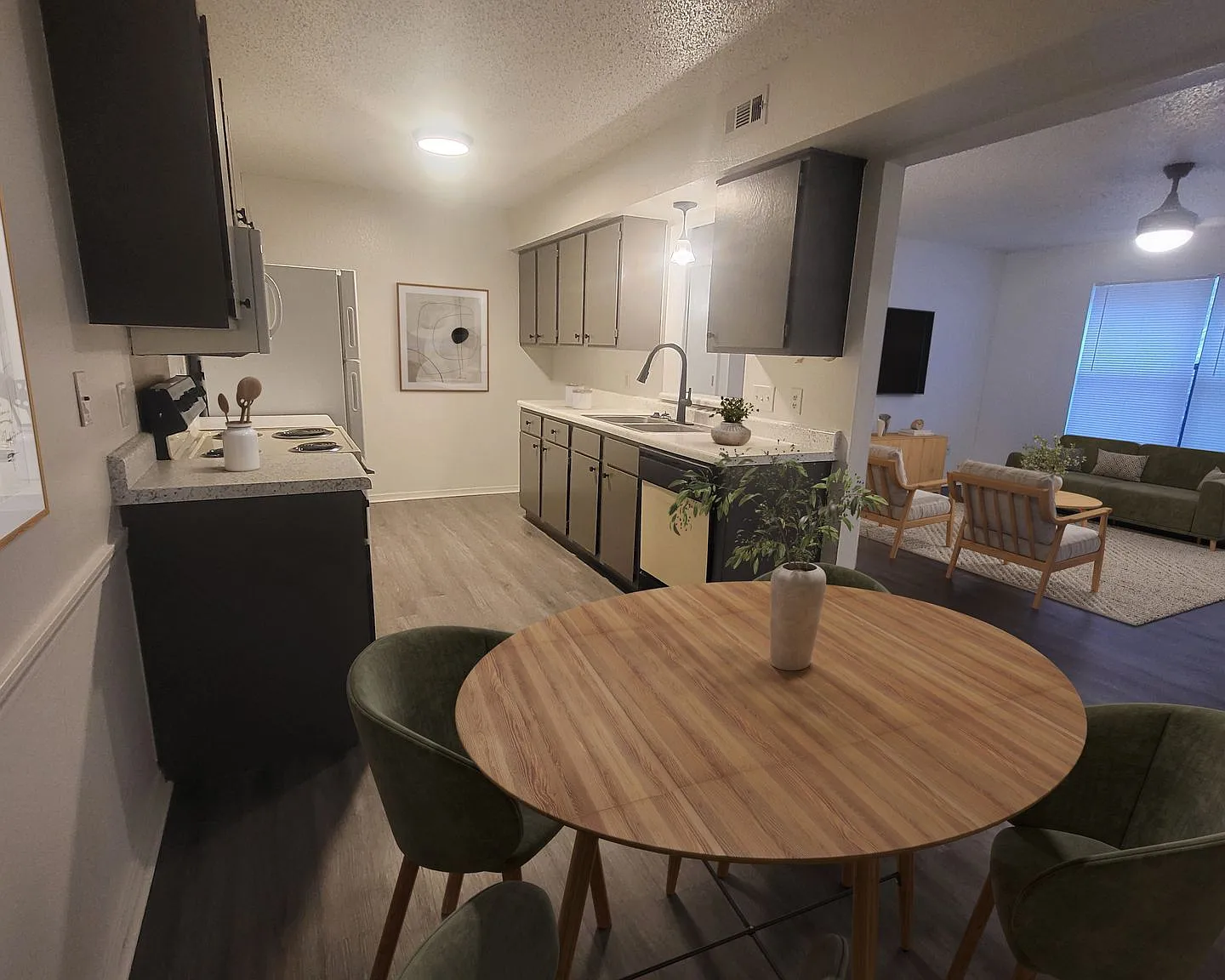 Crown Ridge Apartments — Photo 2
