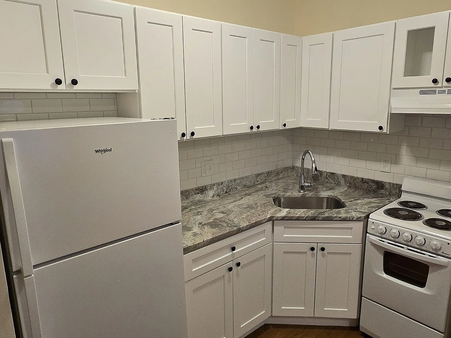 1 bed, 600 sqft, $2,300 — Photo 4