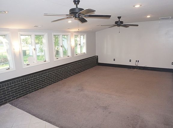 5th image of 523 W Franklin St
