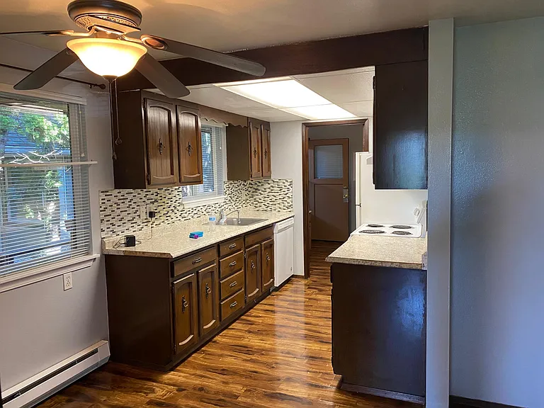 526 Shattuck Ave S #A — Photo 21