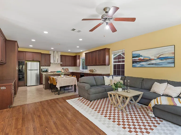 7597 Freestone Ct — Photo 22