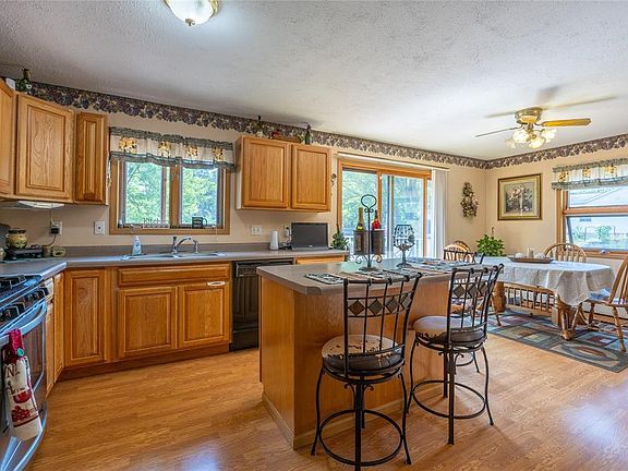 5th image of 920 Menasha Avenue