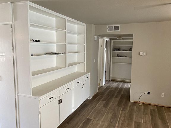 5th image of 103 E 17th St APT 17