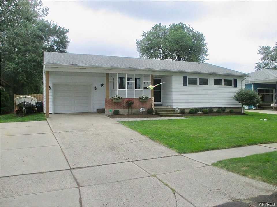1st image of 243 Evergreen Dr