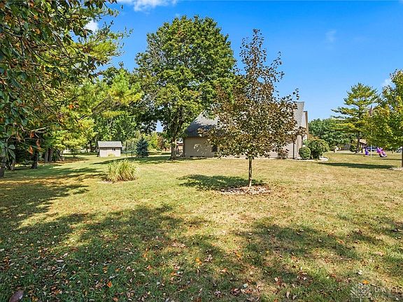 4th image of 345 Boone Dr