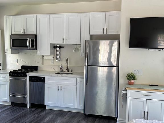 4th image of 1302 Clarence Dr #1302
